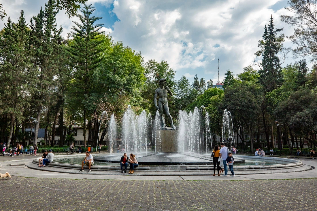 Plaza Rio de Janeiro, La Roma CDMX, mapa de Ciudad de México. Fotografía por © Kiko Kairuz.