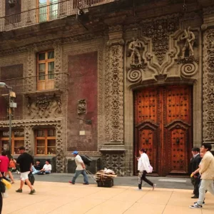 Palacio de Iturbide, Avenida Francisco Madero, Centro Histórico, Ciudad de México. Foto por © Kiko Kairuz 2024.