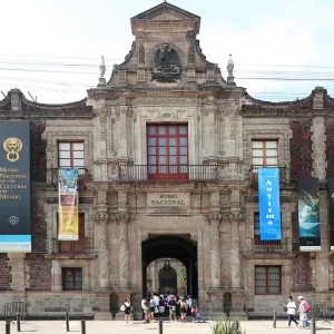 Fachada del Museo de las Culturas, Centro Histórico, Ciudad de México. Foto por @ Kiko Kairuz 2024.